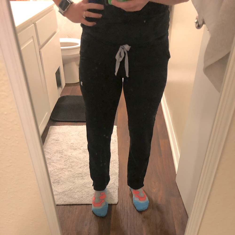 Figs | black Yola skinny scrub pants sz XS- petite